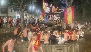 Дете загина при прославата во Шпанија- се скрши фонтана во која ја прославувале титулата на СП (ВИДЕО)