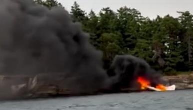 Хидроавион падна во море и се запали во Вашингтон (ВИДЕО)
