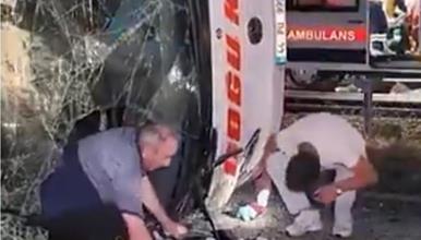 Се преврте автобус кај Истанбул, полн со патници- десетици повредени (ВИДЕО)