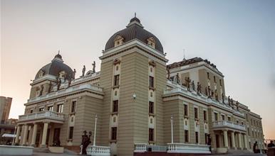 Премиерата на „Три сестри“ со превод на англиски јазик- МНТ се отвора кон меѓународната публика