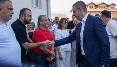 Мицкоски: Доделени новите социјални станови во Дебар, продолжуваме со инвестиции во проекти за граѓаните