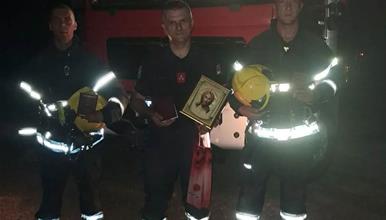 Фото: Драма во Србија, спасено момче заглавено на карпа висока 15 метри