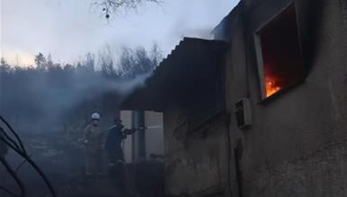 Две лица загинаа на грчкиот остров Саламина, во близина на Атина