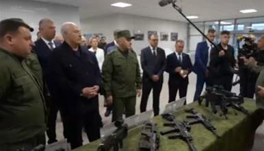 Лукашенко доби пушка на подарок: „Не за војна... За безбедност во мир!“