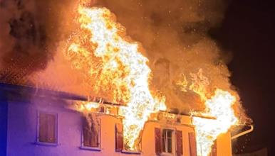 Пет лица се исчезнати во пожар во Швајцарија, осум повредени