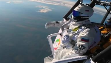 Русин скокна од 11,5 километри височина, достигна брзина од над 500 км/ч (ВИДЕО)