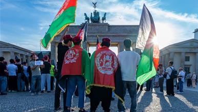Германија депортира 23 Авганистанци, осудени за криминал и силувања 