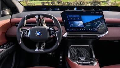„BMW“ верува дека лицата под 45 години не сакаат копчиња - другите производители ги враќаат