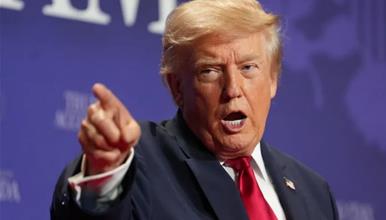 И легалните имигранти се на удар на Трамп- се подготвуваат нови ограничувања и укинување на визите 
