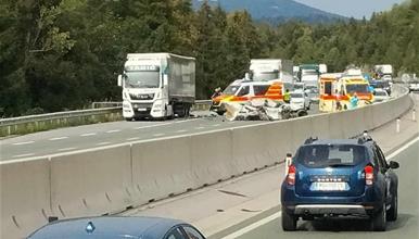 Тројца македонски државјани загинаа, а двајца се тешко повредени во страшна сообраќајка во Словенија (ВИДЕО)
