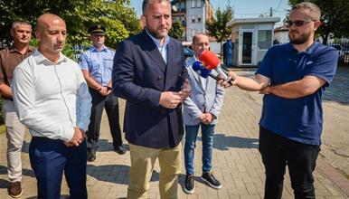 Тошковски во посета на Универзитетот во Тетово и СВР Тетово