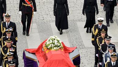 Норвешка се прости од кралот Харалд V – на погребот пристигнаа крунисаните глави од целиот свет (ФОТО)