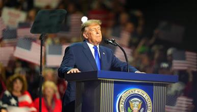 Трамп ветува по 5.000 долари за сите возрасни Американци ако Републиканците победат на изборите во ноември