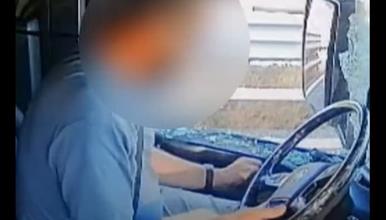 Маскирани напаѓачи пукаат врз камионџија при обид да го киднапираат- му го украдоа камионот (Вознемирувачко видео)