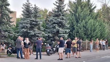 Паника во Ниш: Ученик влегол во училиште со пиштол и имал список за отстрел- уапсен е маж за ширење лажна вест