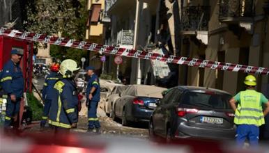 Пет лица исчезнаа во експлозијата во центарот на Атина, меѓу нив тројца туристи (ВИДЕО)