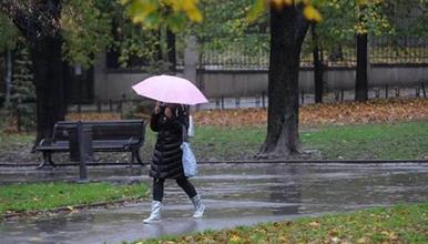 Утре облачно време со локален дожд и температура до 21 степен