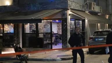 Пукотница во кафуле во Атина, полно со Албанци- застрелано е 10 годишно девојче 