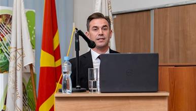 Серафимовски до студентите: Бидете генерацијата што преку дигитализацијата ќе ја поврзе земјоделската традиција со иднината