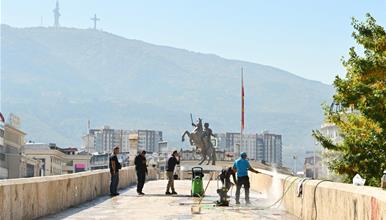 Ѓорѓиевски: Темелно се чистат Камениот мост и плоштадот ,,Македонија”
