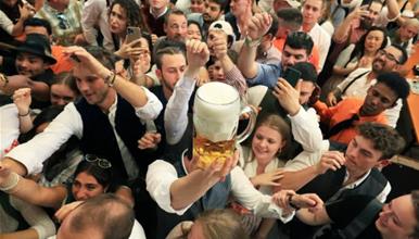Октоберфест урива рекорди- го посетиле 7,4 луѓе, испиле 6,7 милиони литри пиво