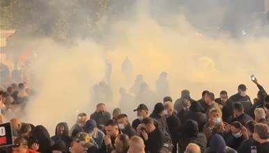 Демонстранти и полицијата се судрија пред косовскиот парламент