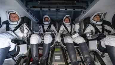 Француската астронаутка се врати на Земјата по 237 дена во вселената 