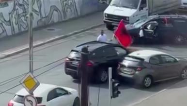 Зошто индивидуи сѐ почесто се ставаат во улога на сообраќајни полицајци?