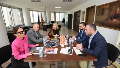 Тошковски во посета на Археолошкиот музеј: Македонија располага со исклучително богато археолошко и културно наследство