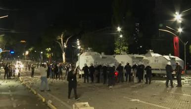 Петти ден насилни протести во Тирана 