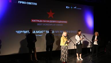 Киненова покажа дека филмот има моќ да не доближи до вистинските вредности