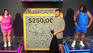 Најпознатиот Јутјубер им понуди 250.000 долари на двојка- условот е пред свадбата да ослабат 68 килограми (ВИДЕО)