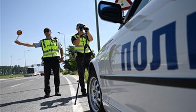 Жена управувала возило со брзина од 142 км/ч на место каде максимално дозволената брзина е 50 км/ч