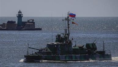 Руските бродови пристигнаа:  Велика Британија во шок 