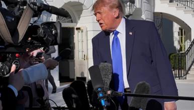 Трамп фатен во лага, па ја нападна новинарката: Ти си глупава и работиш за CNN (ВИДЕО)