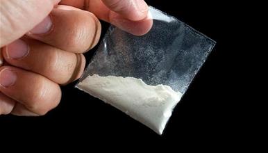 Двајца уапсени во кафуле во Тетово- кај газдата пронашле 15 пакувања дрога