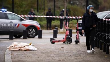 Терорист во близина на Париз пукал кон детско игралиште, планирал да си го разнесе станот 