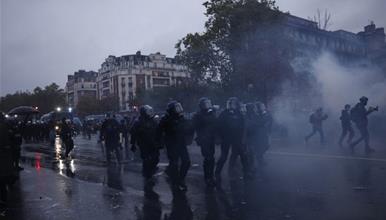 Не се гледа крајот на протестите во Франција- Макрон нема решение 