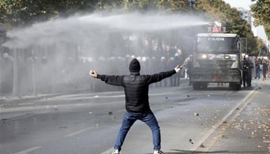 Албанија воведува казни до 5.500 евра за демонстрантите