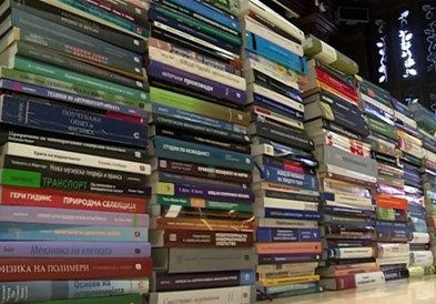 Половина милион книги од капиталниот проект завршија на тавани и подруми