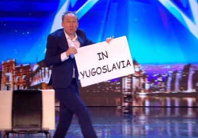 Се појавил во „Британија има талент“ и ја вклучил Југославија во настапот - Жирито воодушевено! (видео)