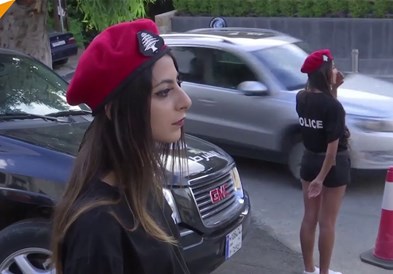 Сообраќајни полицајки во жешки панталони (ВИДЕО)