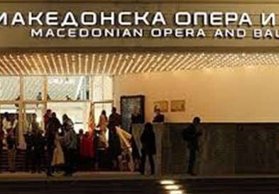 Концертот „Тапанот се слуша надалеку“ на Сара Симоновска наместо во Сули ан во фоајето на МОБ