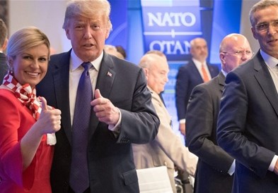 Колинда заедно со Трамп навива за своите репрезентативци