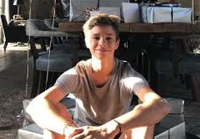 Бекам роденденски го учи синот да се бричи (ФОТО)