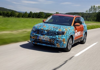 Доаѓа новиот , зголемен VW Polo (ФОТО+ВИДЕО)