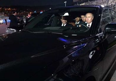 Путин го провозе египетскиот претседател во новиот ,,ѕвер” (ВИДЕО)