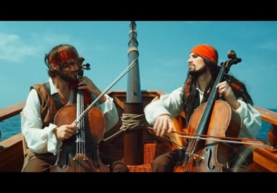 Музичарите од 2Cellos како ,,Пирати од Карибите” (ВИДЕО)