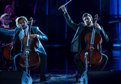 Дуетот 2Cellos се раздели на неодредено 