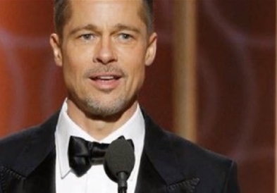 Фото: Бред Пит промовира луксузни рачни часовници во Кина!!